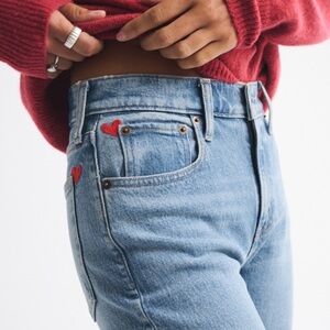 Abercrombie High rise 90s Relaxed Heart Embroidered Jeans 
Curve love, Size 32